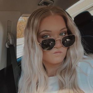 Meet your Posher, Kasey